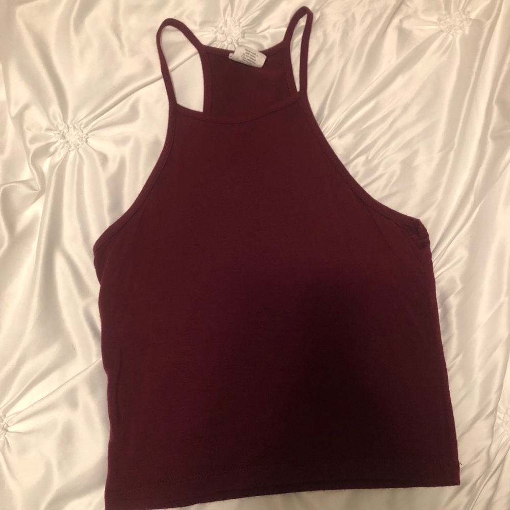 Women’s maroon crop top